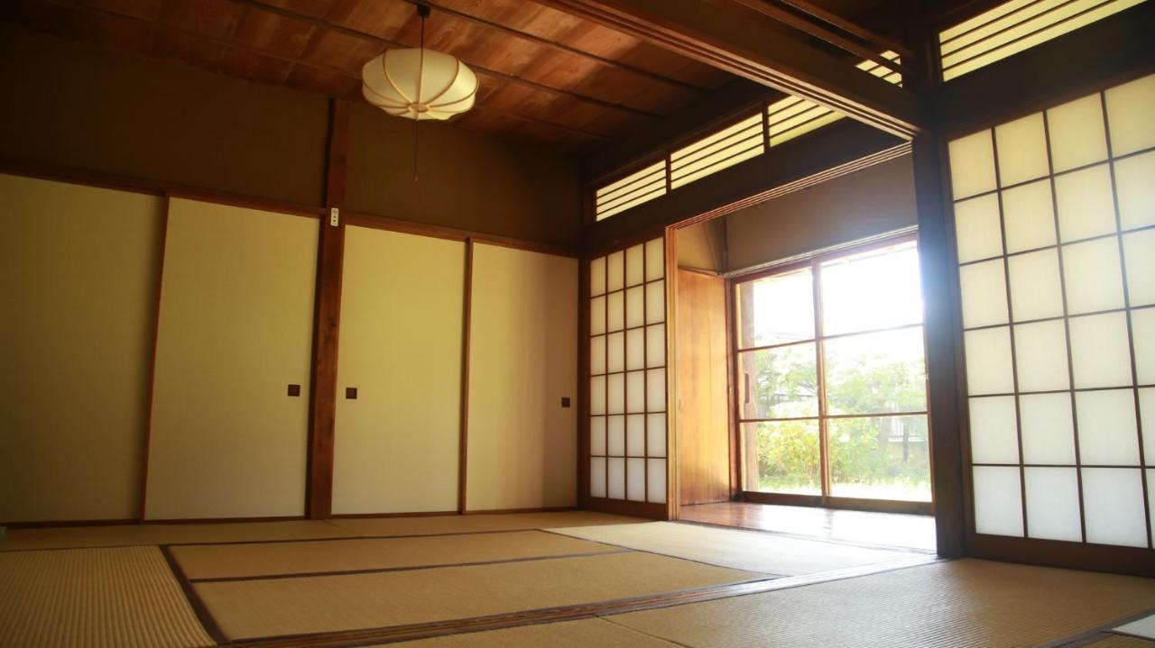 Guest House Yukari Tsuru Exteriör bild
