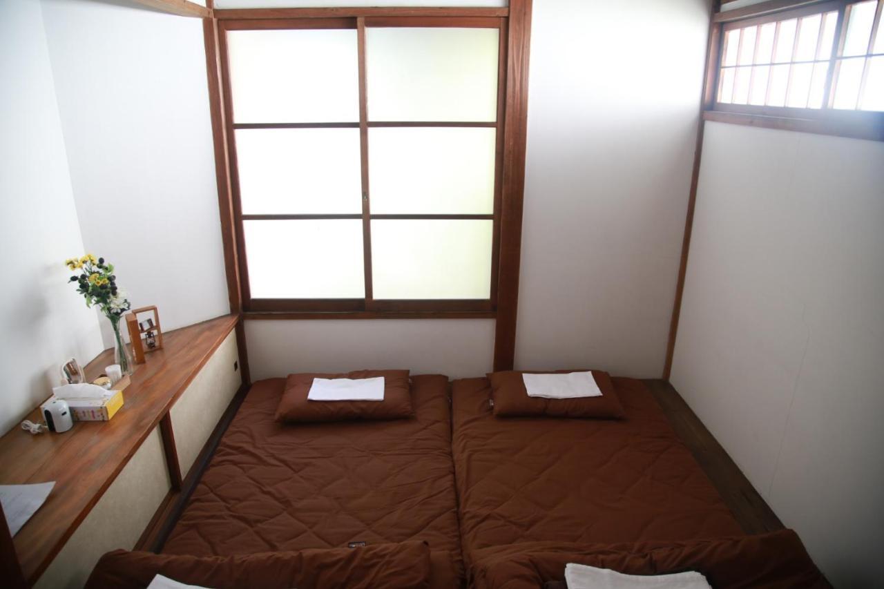 Guest House Yukari Tsuru Exteriör bild